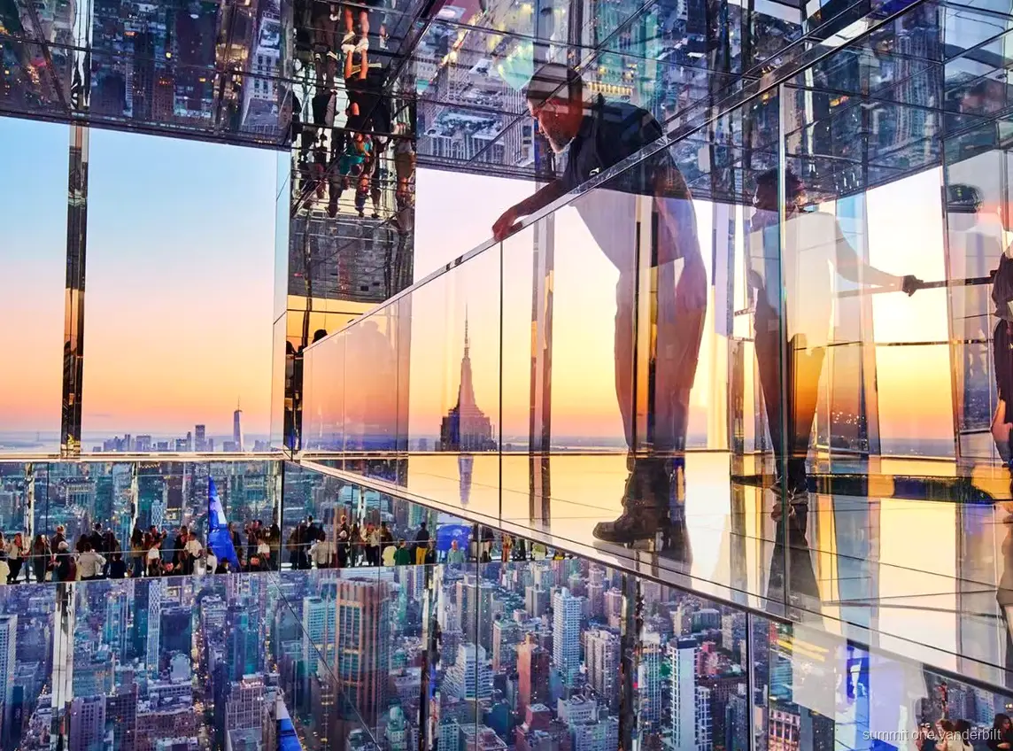 Immersiver Spiegelraum bei SUMMIT One Vanderbilt Tickets mit Transfer